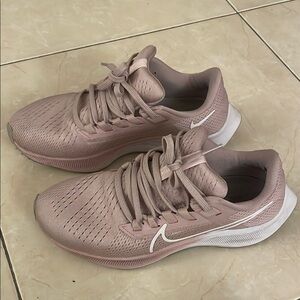 Nike Pegasus 38 Sz 6.5